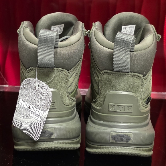 Vans MTE Crestline Waterproof Boots – Grape Leaf – Multiple Sizes Available